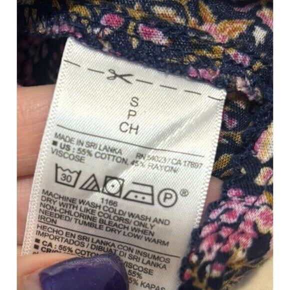 Cottagecore Shirt Small Blue, Pink Floral Smocked Lightweight Stretch Old Navy - Picture 6 of 6